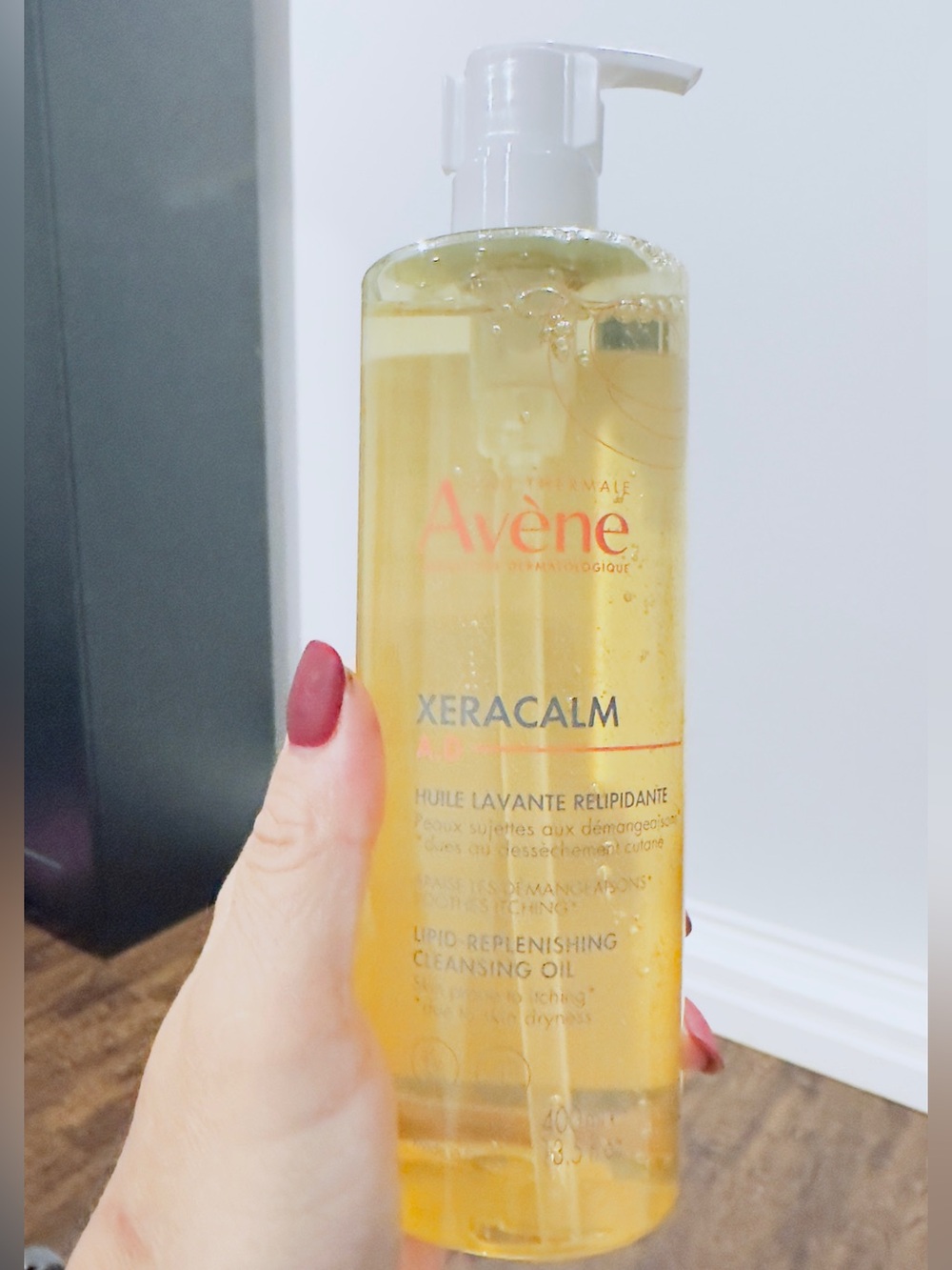 Avène XeraCalm A.D Lipid-Replenishing Cleansing Oil,